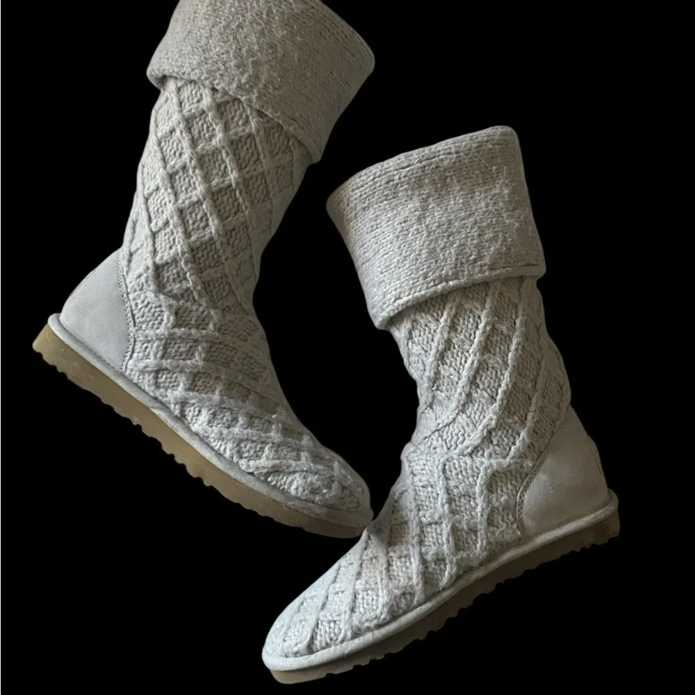 UGG-SIZE 8-TALL GRAY SWEATER BOOTS